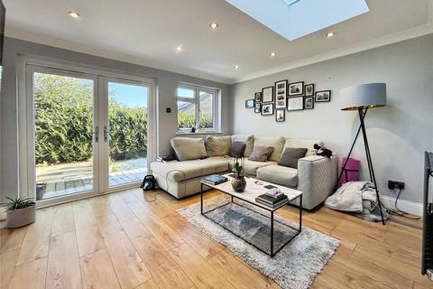 3 bedroom semi-detached house to rent, Middle Walk, Kent TN2