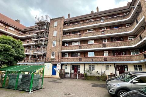 4 bedroom flat to rent, Flat 28, Alverstone House, Kennington Park Road, London, SE11 5TS