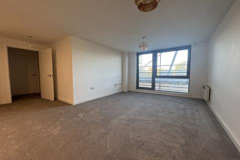 2 bedroom flat to rent, Meridian Point, SS1