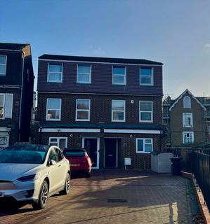 4 bedroom townhouse for sale, Arborfield Close, Slough