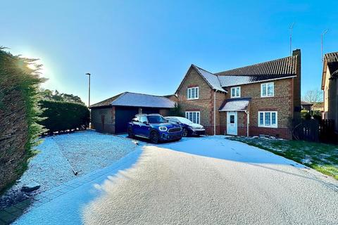 4 bedroom detached house for sale, Hatfield Close, East Hunsbury, Northampton NN4