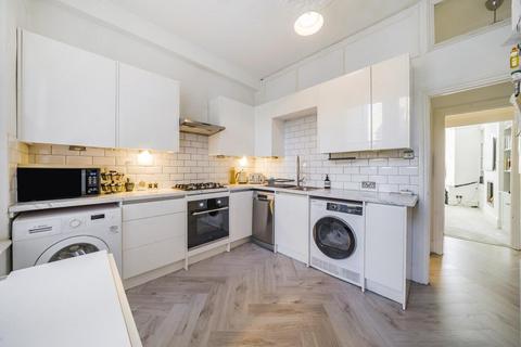 2 bedroom flat for sale, Larkhall Rise, Clapham, London, SW4