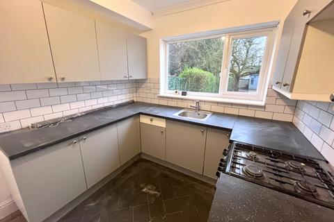3 bedroom semi-detached house to rent, Hillsway Crescent, Mansfield, NG18