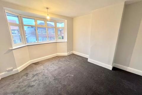 3 bedroom semi-detached house to rent, Hillsway Crescent, Mansfield, NG18
