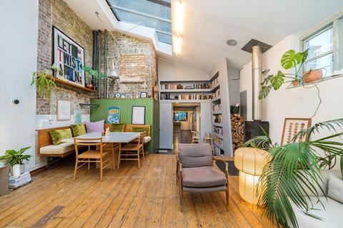 2 bedroom maisonette for sale, Royal College Street, London NW1