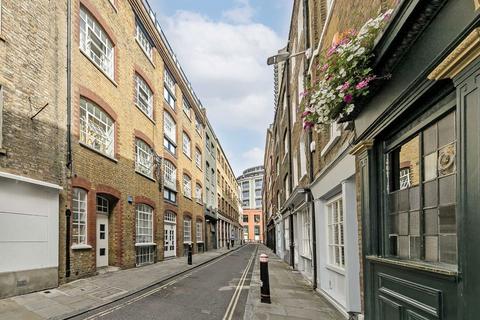 4 bedroom flat to rent, Middle Street, London EC1A