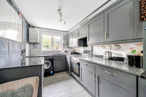 3 bedroom end of terrace house for sale, Stanley Close, London, SE9