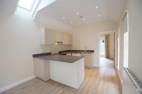 1 bedroom semi-detached bungalow to rent, Gable End, Off St Nicholas Church St, (rear of 38 Smith St) Warwick