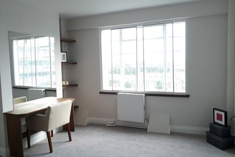 Studio to rent, Camden Road, Camden