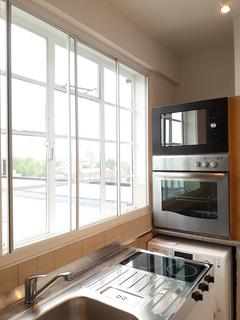 Studio to rent, Camden Road, Camden