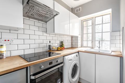 1 bedroom flat to rent, Crown Point, Beulah Hill, Norwood, SE19