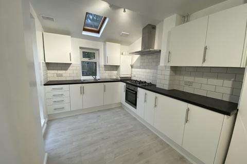 3 bedroom house for sale, 3 Bedroom Terraced House – Queens Road, Bounds Green N11