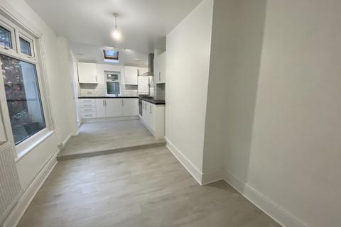 3 bedroom house for sale, 3 Bedroom Terraced House – Queens Road, Bounds Green N11