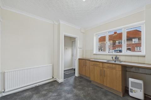 3 bedroom semi-detached house to rent, Cromwell Street, Thurnscoe