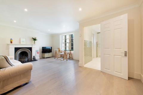 1 bedroom flat for sale, Royal Crescent, London W11