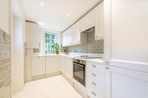 1 bedroom flat for sale, Royal Crescent, London W11