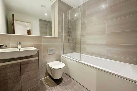 1 bedroom apartment to rent, Churchill Place, Basingstoke RG21