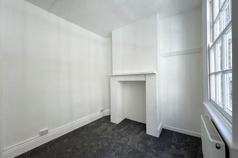 2 bedroom flat to rent, Southchurch Road, Southend SS1