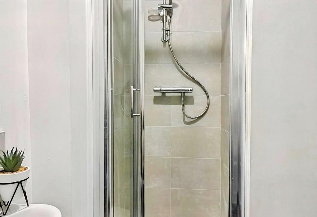 01aa629d-Shower 20room 20additional