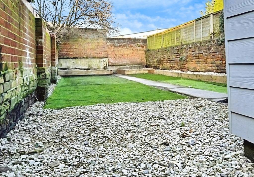 A2f6f91a-Rear 20 Garden
