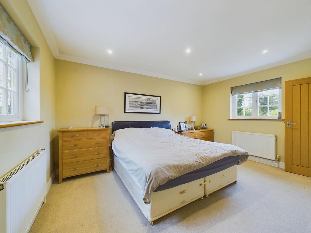 Main bed
