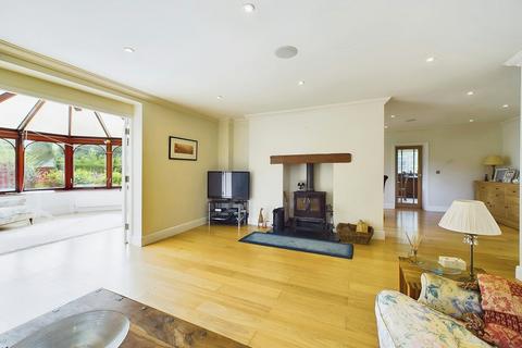 4 bedroom detached house for sale, Faygate Lane, Horsham