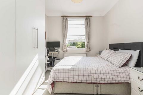 1 bedroom flat to rent, The Chase, London SW4