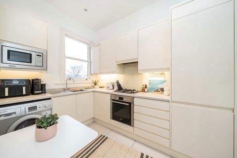 1 bedroom flat to rent, The Chase, London SW4