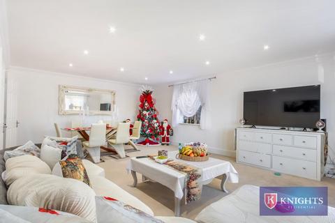 3 bedroom flat for sale, The Ridgeway, Enfield, EN2