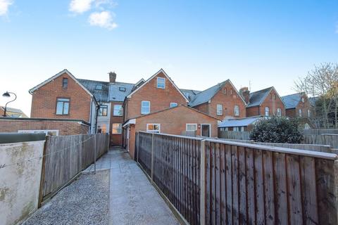 1 bedroom ground floor maisonette to rent, Worting Road, Basingstoke RG21