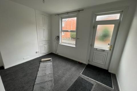 2 bedroom terraced house to rent, Burrish Street,, Droitwich