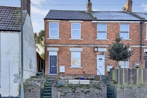 2 bedroom end of terrace house for sale, West Street, Warminster