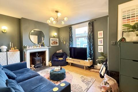 2 bedroom end of terrace house for sale, West Street, Warminster