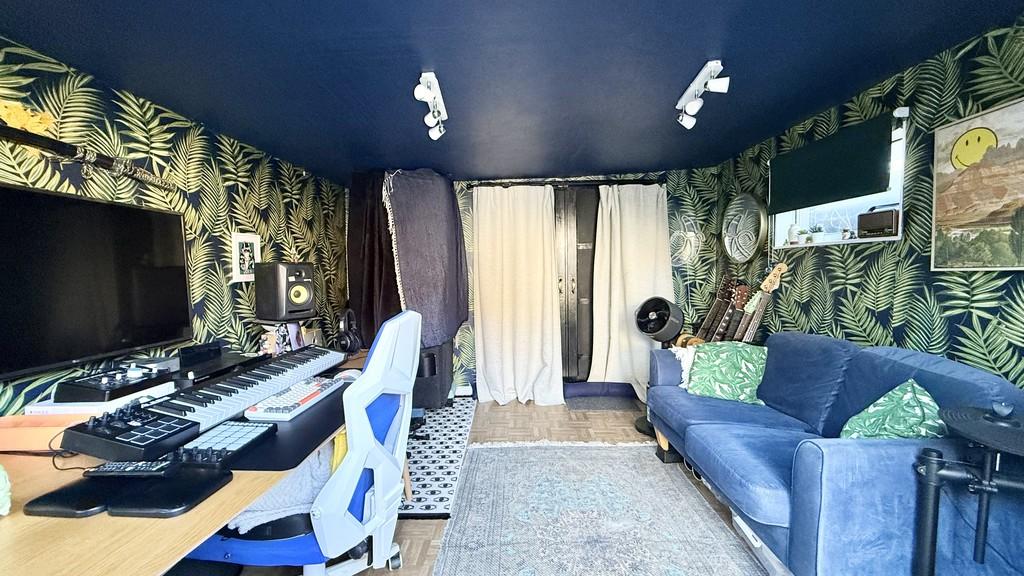 Garden room