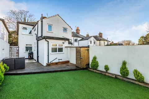 3 bedroom semi-detached house for sale, HIGHLANDS ROAD, SOUTH LEATHERHEAD, KT22