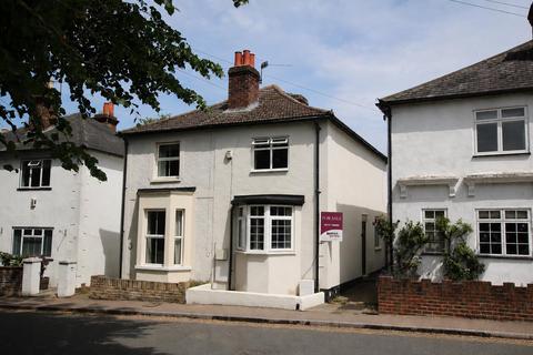 HIGHLANDS ROAD, SOUTH LEATHERHEAD, KT22