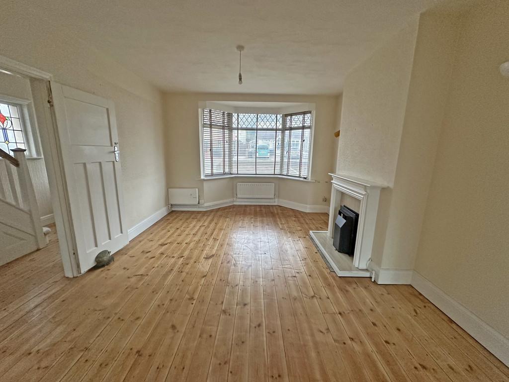 Living room (2)