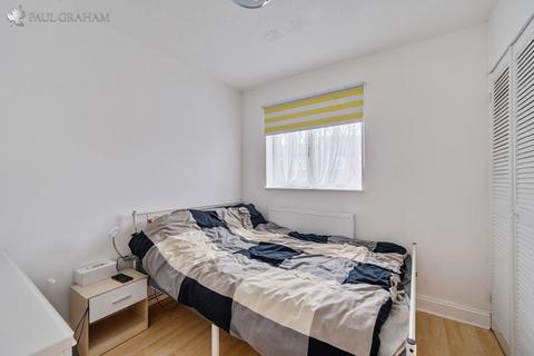2 bedroom end of terrace house for sale, Winchcombe Road, Carshalton