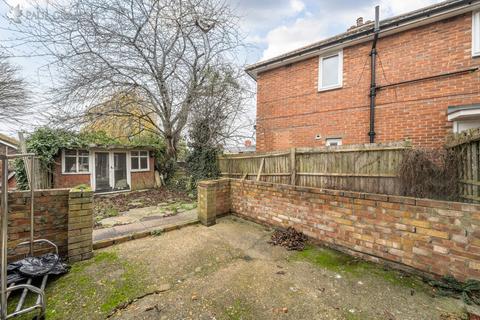 2 bedroom end of terrace house for sale, Winchcombe Road, Carshalton