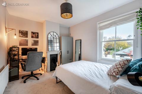 2 bedroom apartment for sale, Westcroft Road, Carshalton