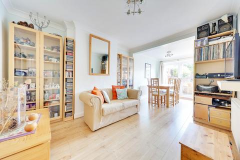 4 bedroom semi-detached house for sale, Bassetts Way, Farnborough