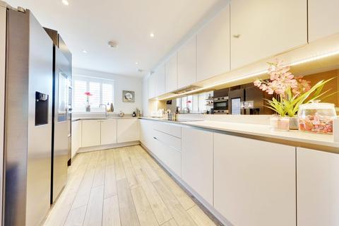 4 bedroom terraced house for sale, Bruce Grove, Orpington