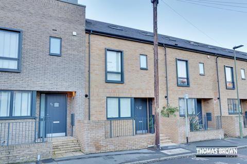 4 bedroom terraced house for sale, Bruce Grove, Orpington