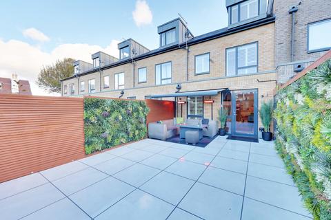 4 bedroom terraced house for sale, Bruce Grove, Orpington