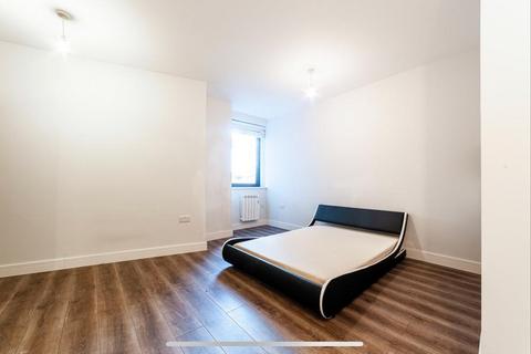 Studio to rent, Endeavour House, 1 Lyonsdown Road, New Barnet, Barnet