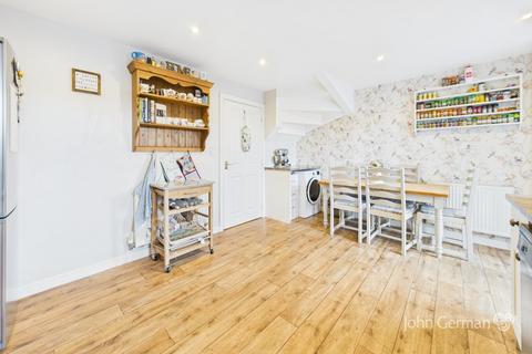 4 bedroom townhouse for sale, Old Lodge Close, Uttoxeter