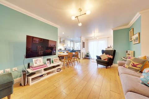 2 bedroom flat for sale, High Street, Orpington