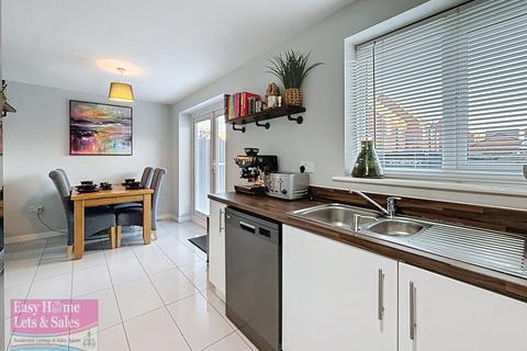 4 bedroom semi-detached house for sale, Honeywood Ave, Bamber Bridge
