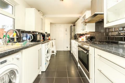 3 bedroom terraced house for sale, North Street, Wellingborough NN8