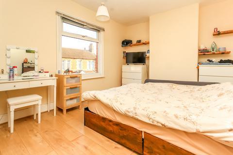 3 bedroom terraced house for sale, North Street, Wellingborough NN8